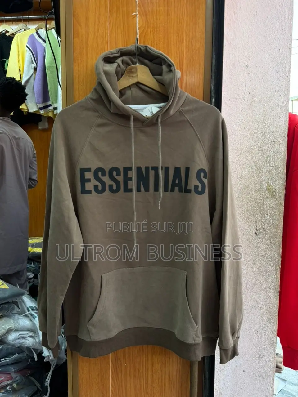 Pull Essentais Represent Vlone