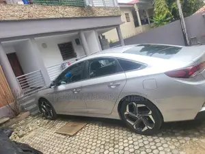 Hyundai Elantra 2019 Gris