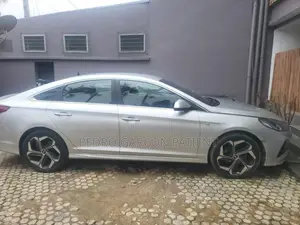 Hyundai Elantra 2019 Gris