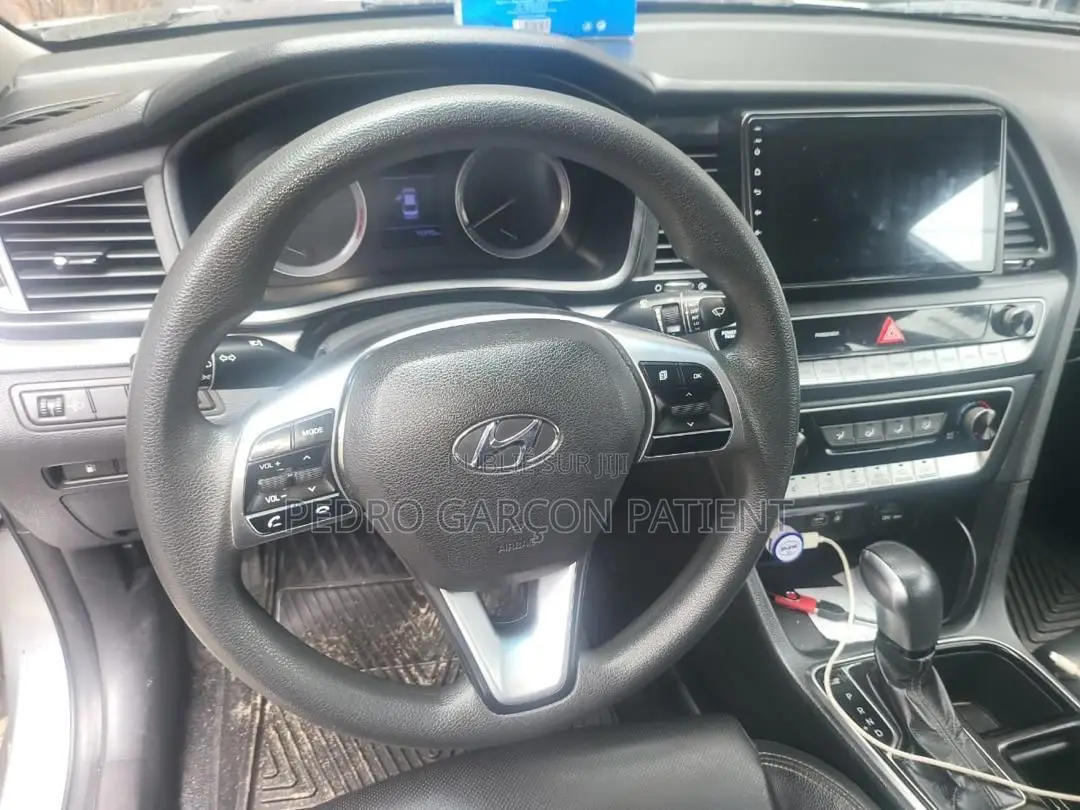Hyundai Elantra 2019 Gris