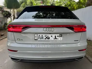 Audi Q8 55 Premium AWD quattro 2020 Blanc