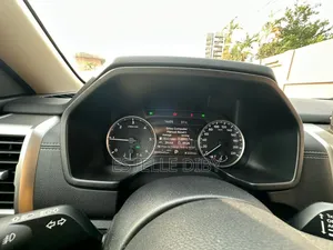 New Mitsubishi L200 2025 Gris