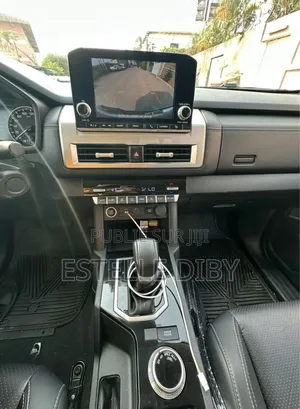 New Mitsubishi L200 2025 Gris