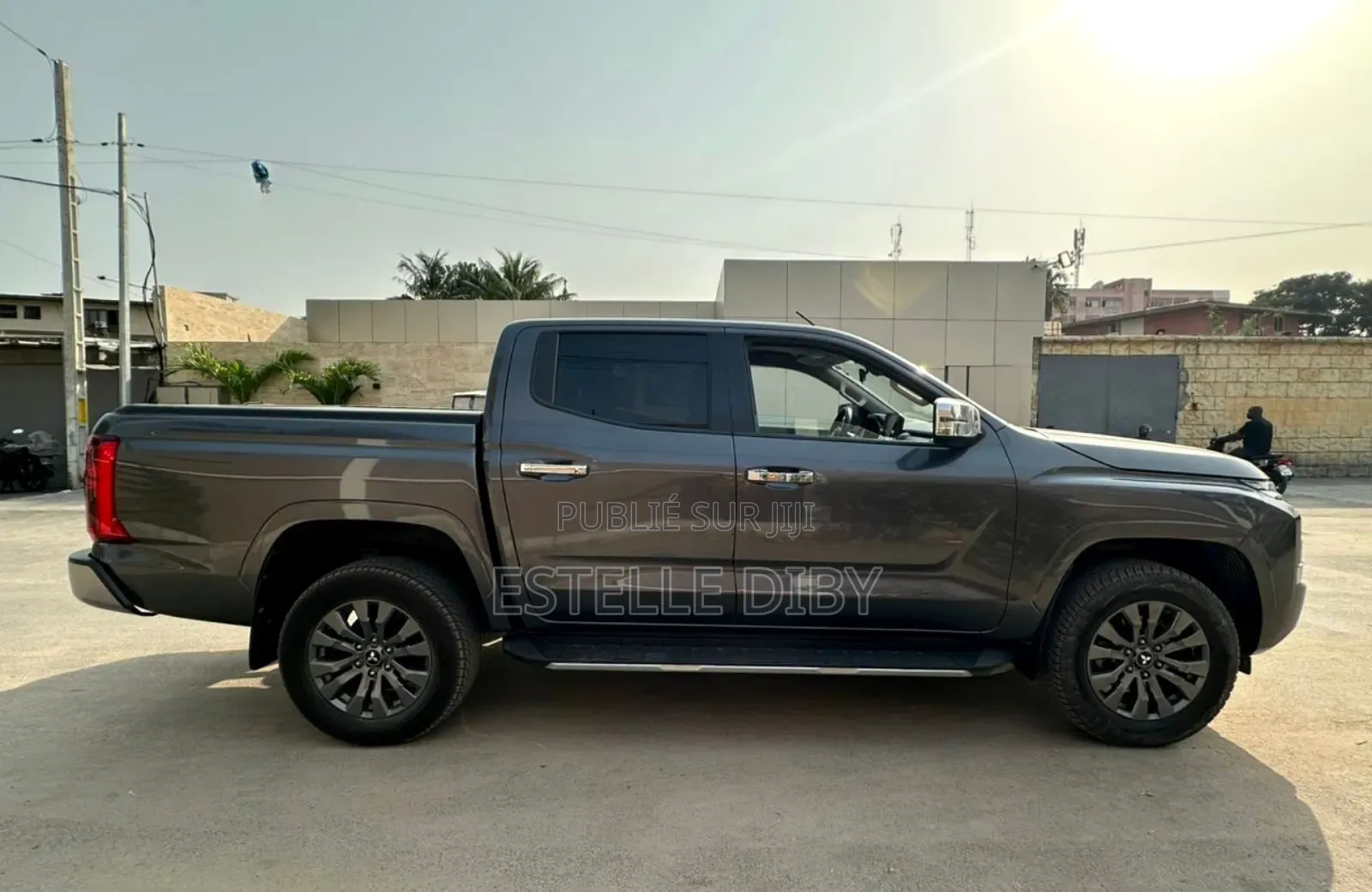 New Mitsubishi L200 2025 Gris