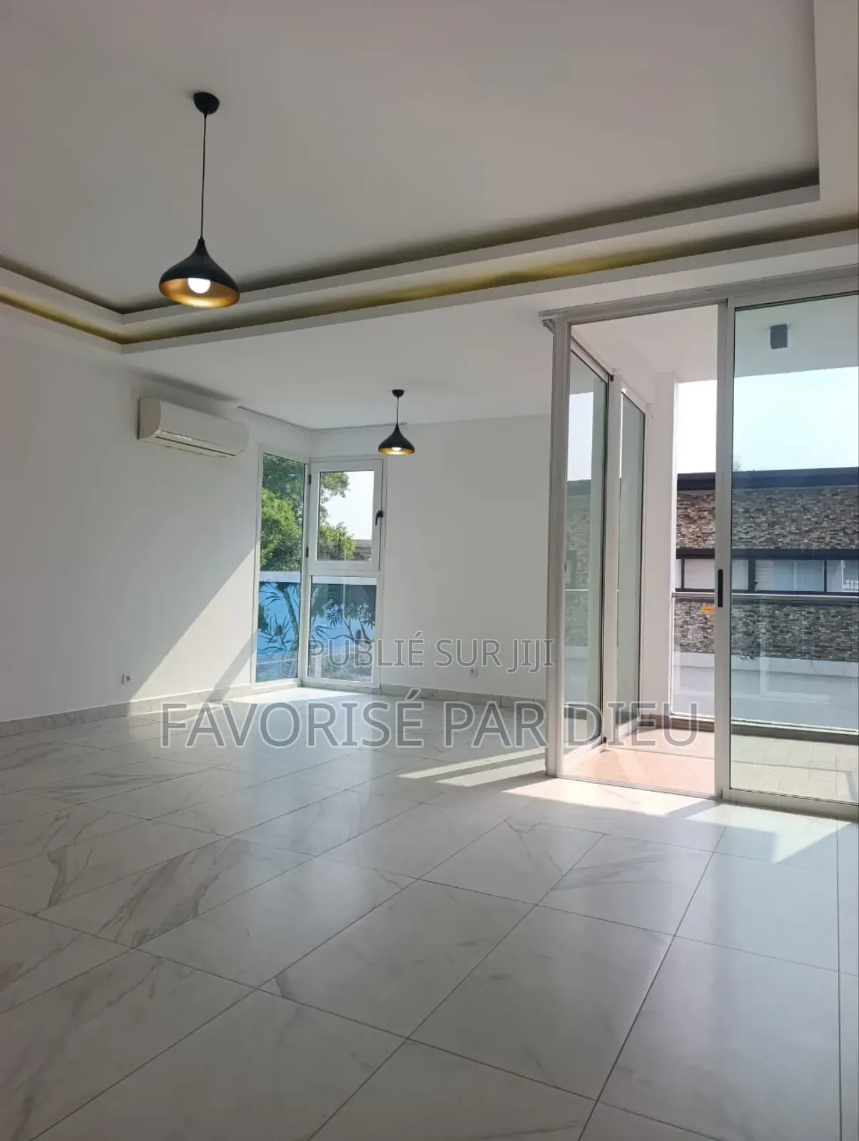 2chbre Appartement-terrasse dans Cocody à Vendre