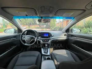 Hyundai Elantra ECO Sedan FWD (1.4L 4cyl 7A) 2017 Noir