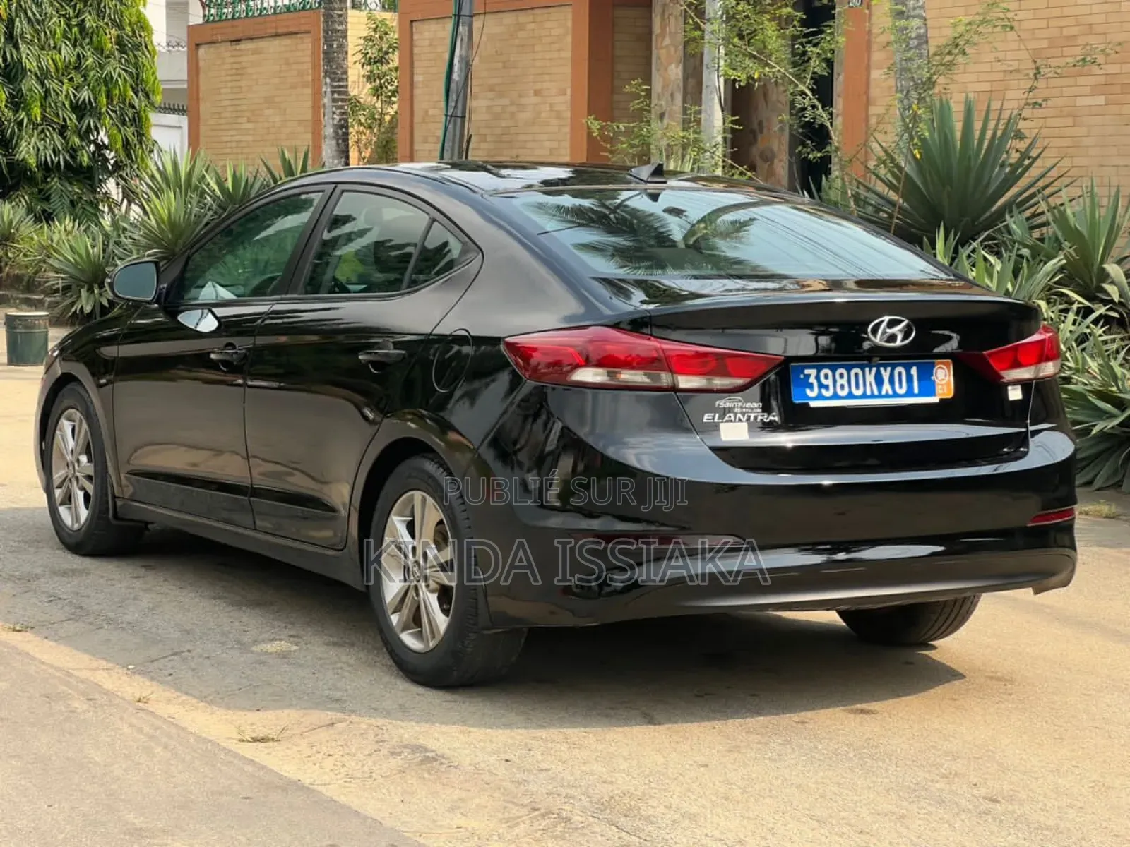 Hyundai Elantra ECO Sedan FWD (1.4L 4cyl 7A) 2017 Noir