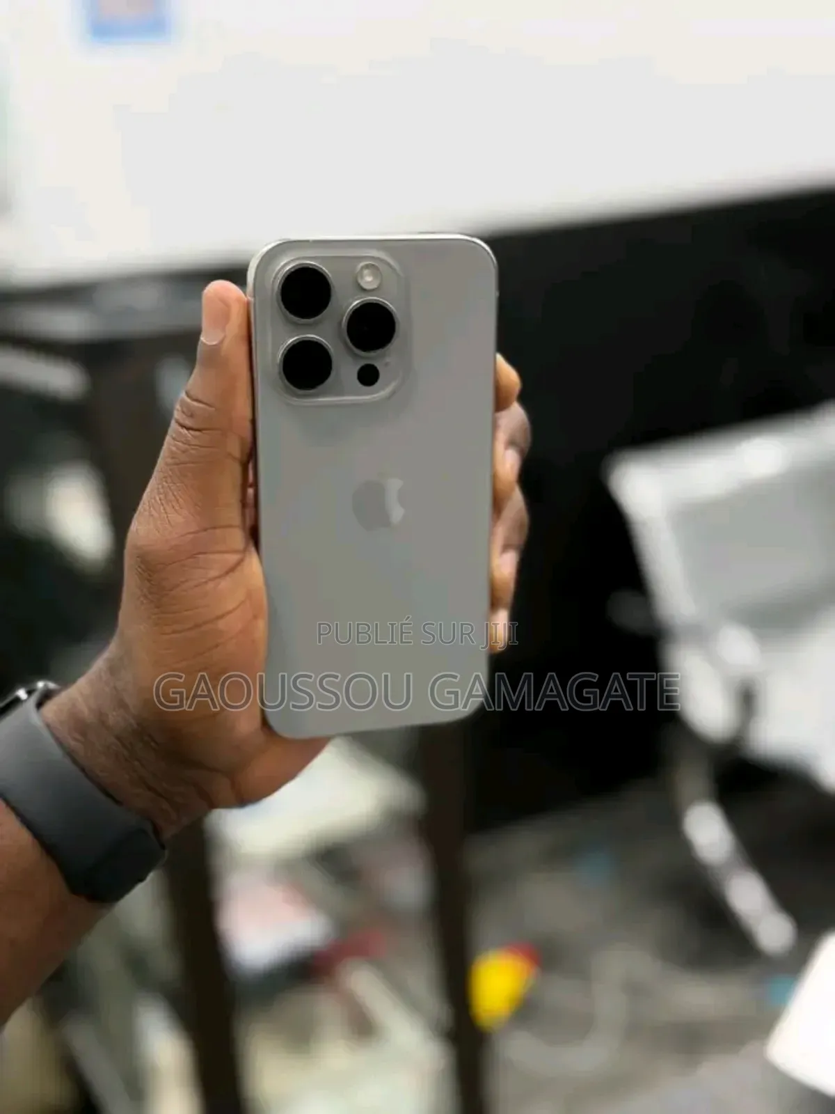 New Apple iPhone 15 Pro 128 GB Gris