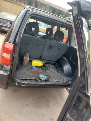 Toyota RAV4 2.5 4x4 2012 Noir Mat