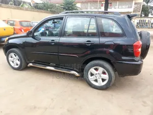 Toyota RAV4 2.5 4x4 2012 Noir Mat