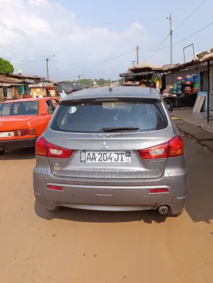 Mitsubishi RVR 2.0 2011 Gris