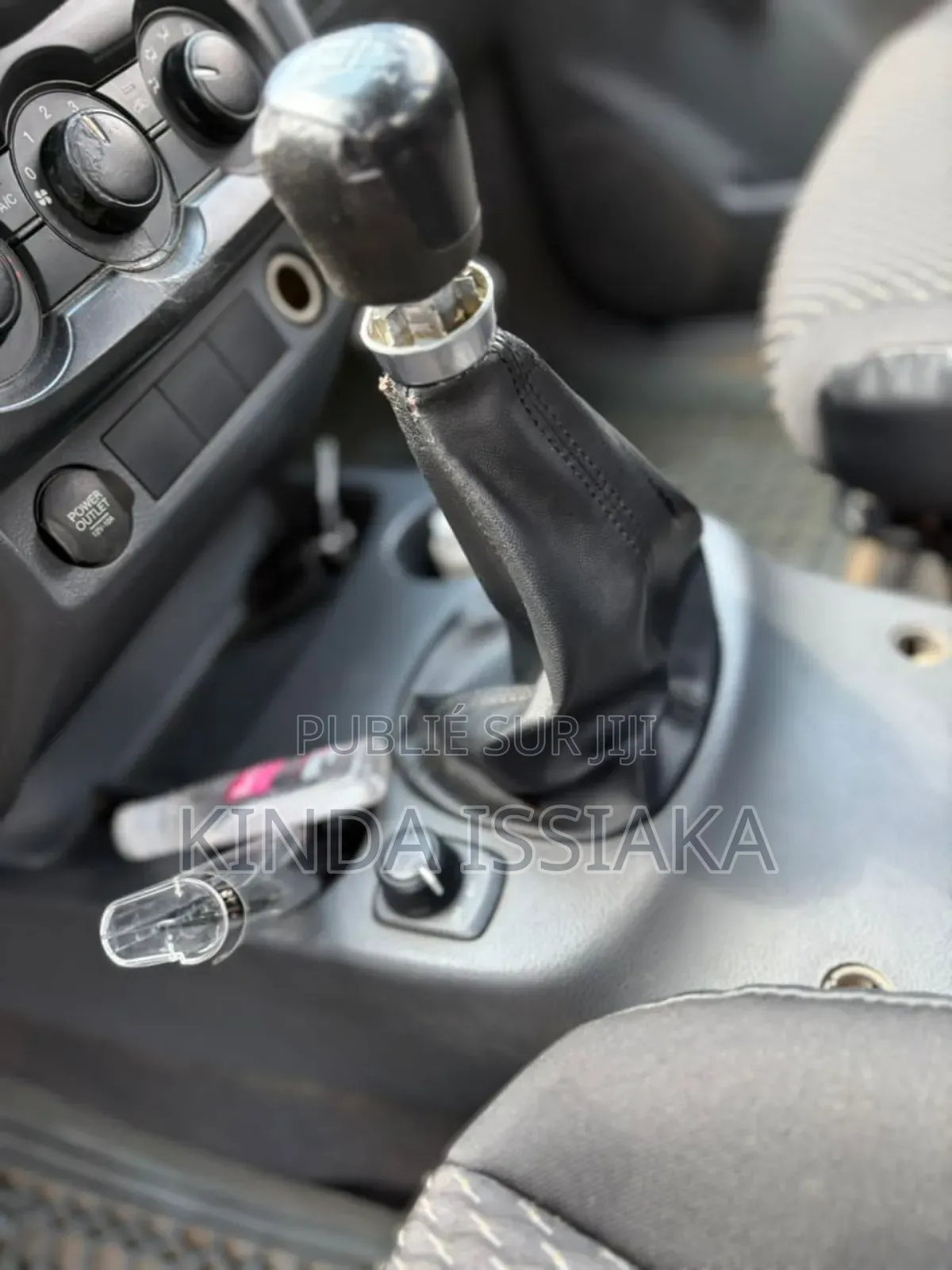 Mazda BT-50 2021 Blanc cassé