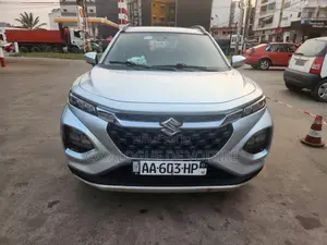 Suzuki Fronx 2024 Gris