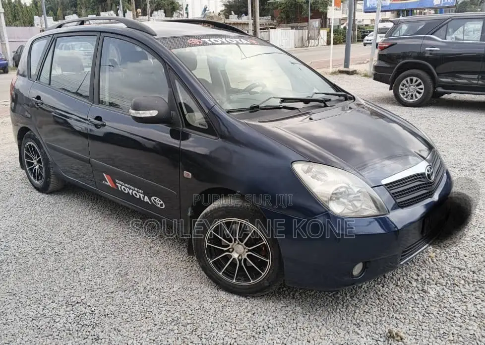 Toyota Verso 2009 Bleu