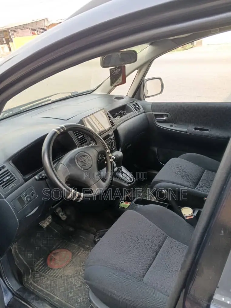 Toyota Verso 2009 Bleu