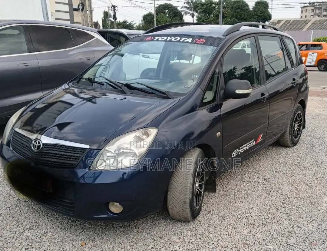 Toyota Verso 2009 Bleu