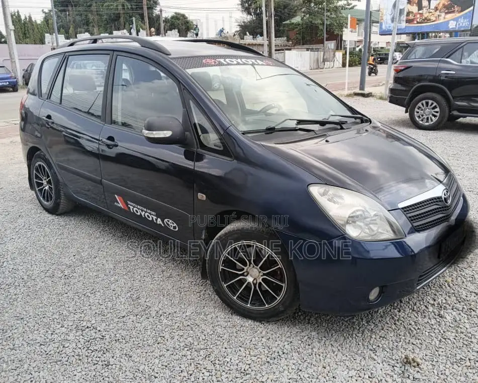 Toyota Verso 2009 Bleu