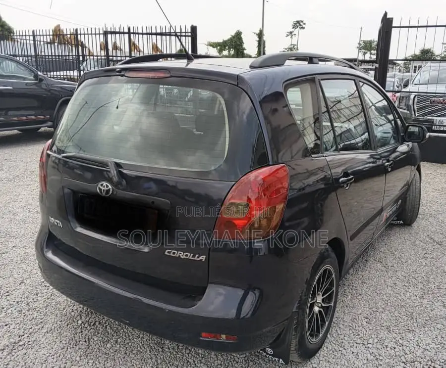 Toyota Verso 2009 Bleu