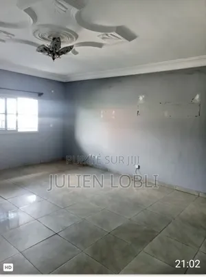 2chbre Appartement dans Appartement F3, Cocody à Louer