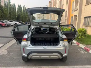 Suzuki Fronx 2025 Gris