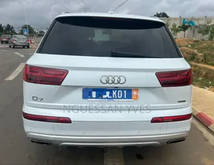 Audi Q7 2022 Blanc