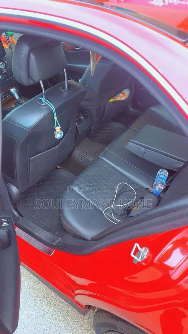 Mercedes-Benz C300 2009 Rouge