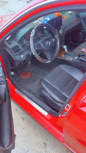 Mercedes-Benz C300 2009 Rouge