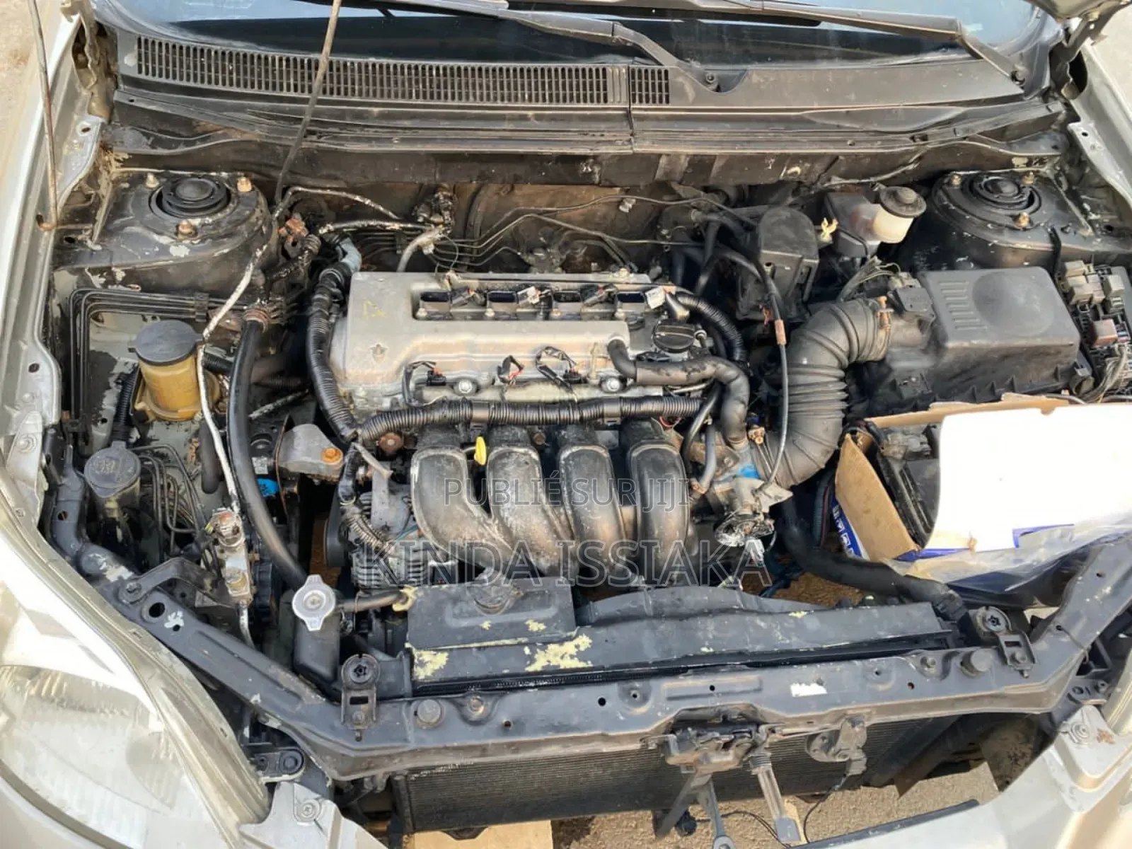 Toyota Matrix Standard AWD (1.8L 4cyl 4A) 2003 Gris