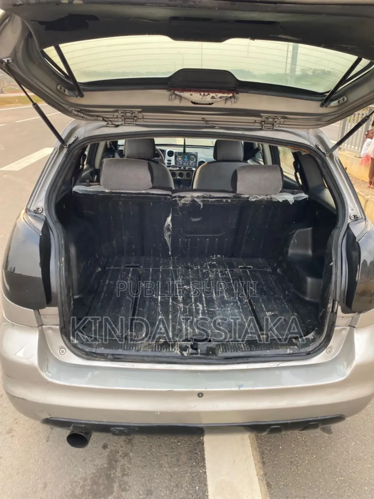 Toyota Matrix Standard AWD (1.8L 4cyl 4A) 2003 Gris