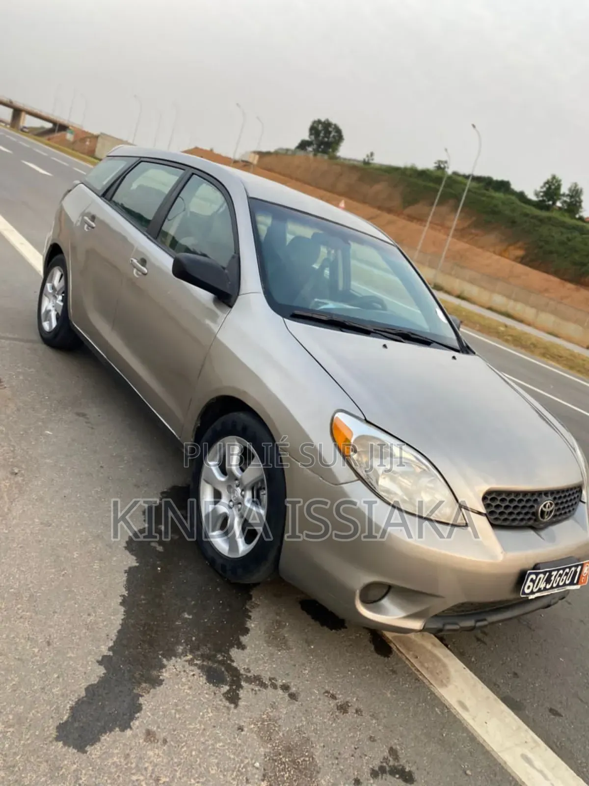 Toyota Matrix Standard AWD (1.8L 4cyl 4A) 2003 Gris