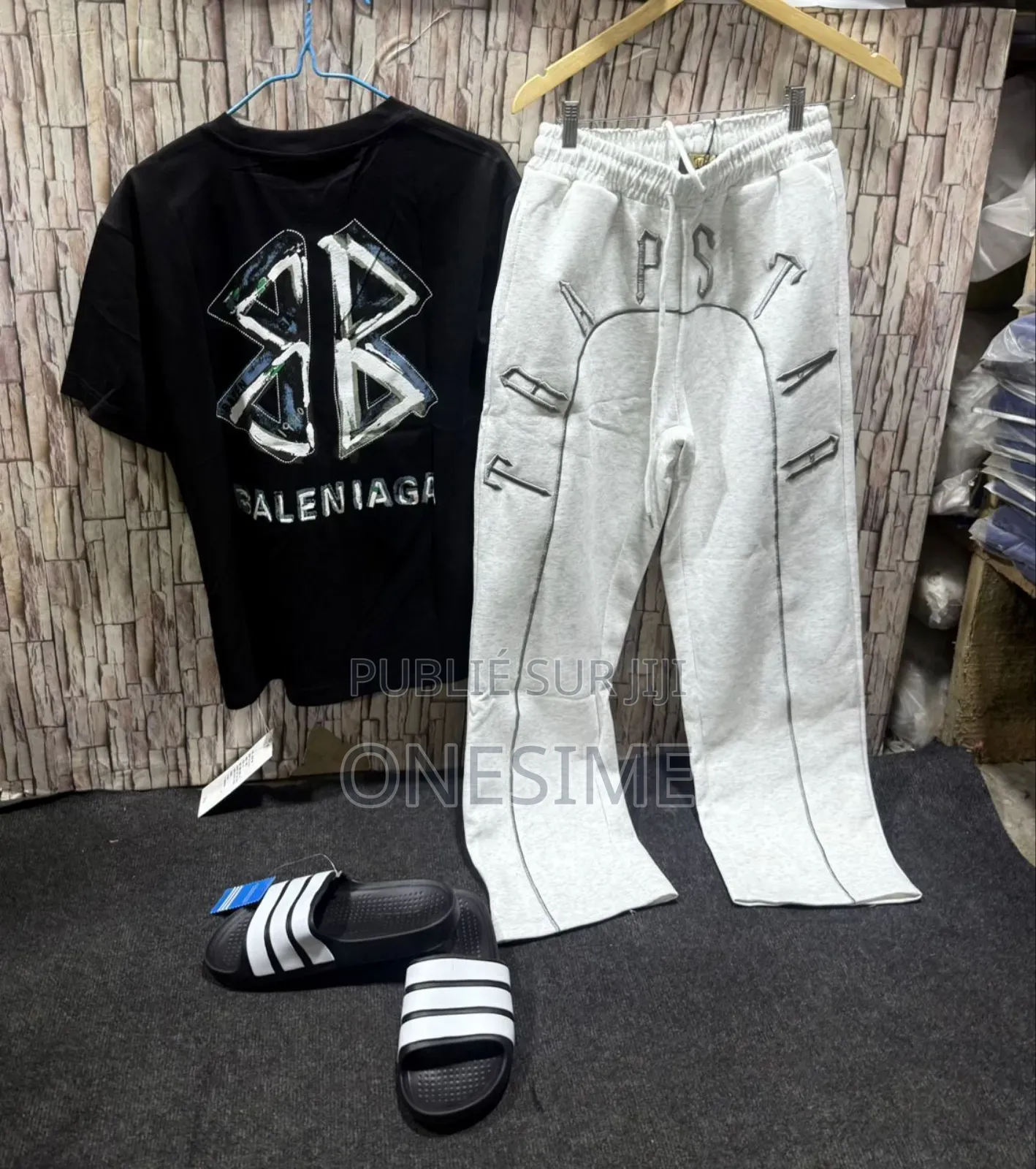 Vente De Complets Vertements