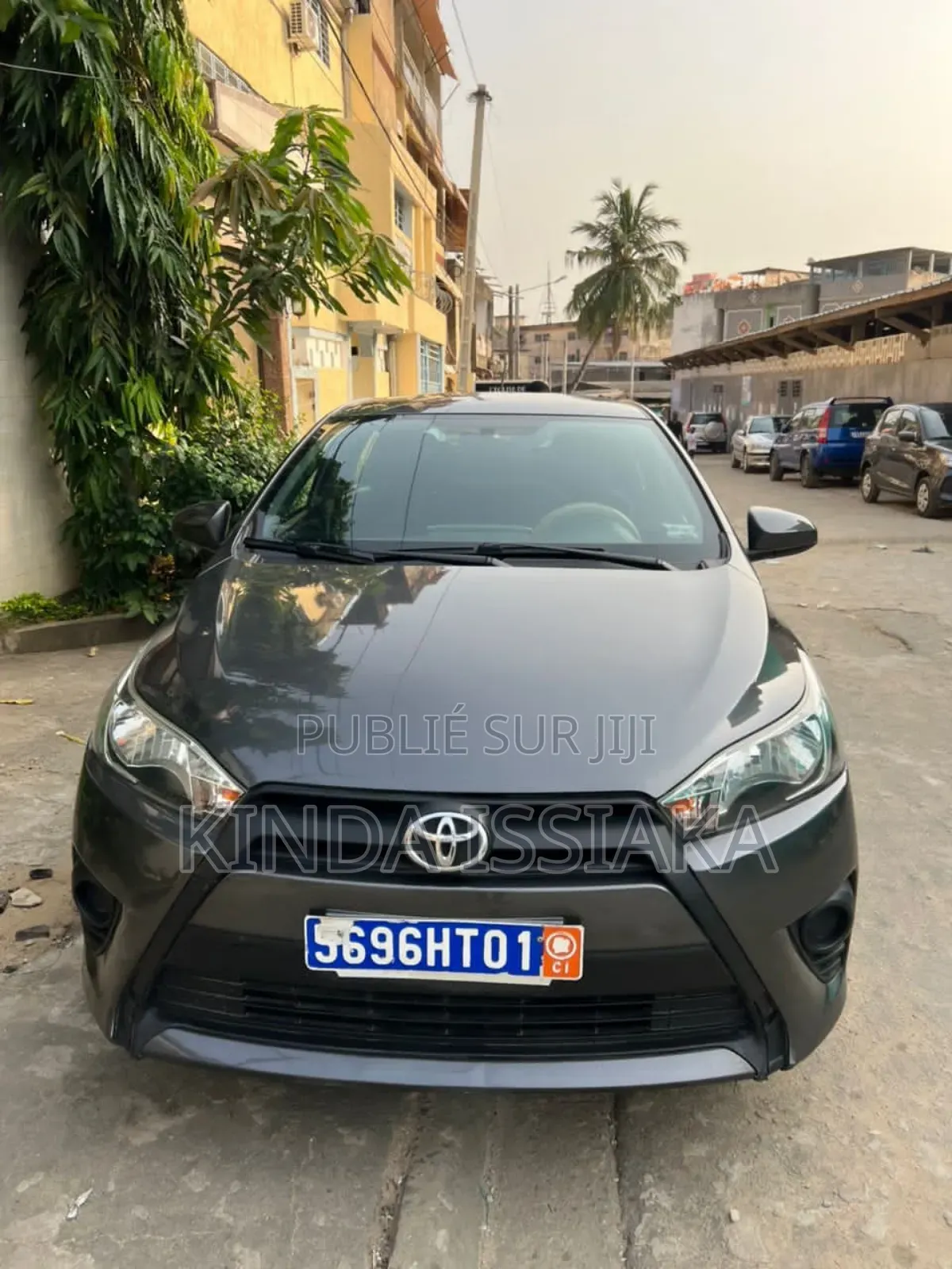 Toyota Yaris L Hatchback 3dr 2017 Gris