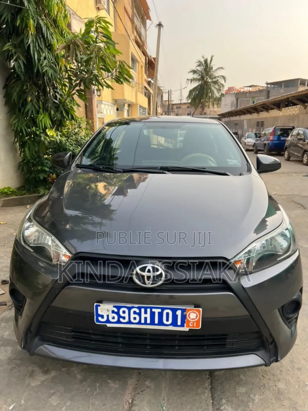 Toyota Yaris L Hatchback 3dr 2017 Gris