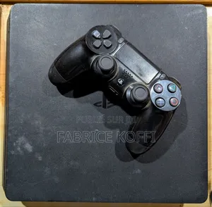 Console Ps 4 Slime Craquer Avec Une Manette