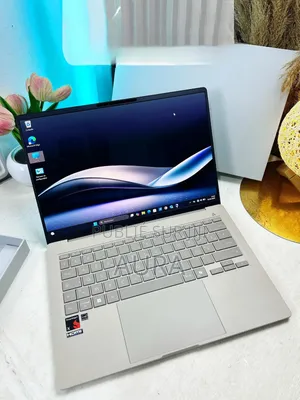 New Asus Zenbook 14 UX434 16GB Qualcomm Snapdragon X Plus SSD 512GB