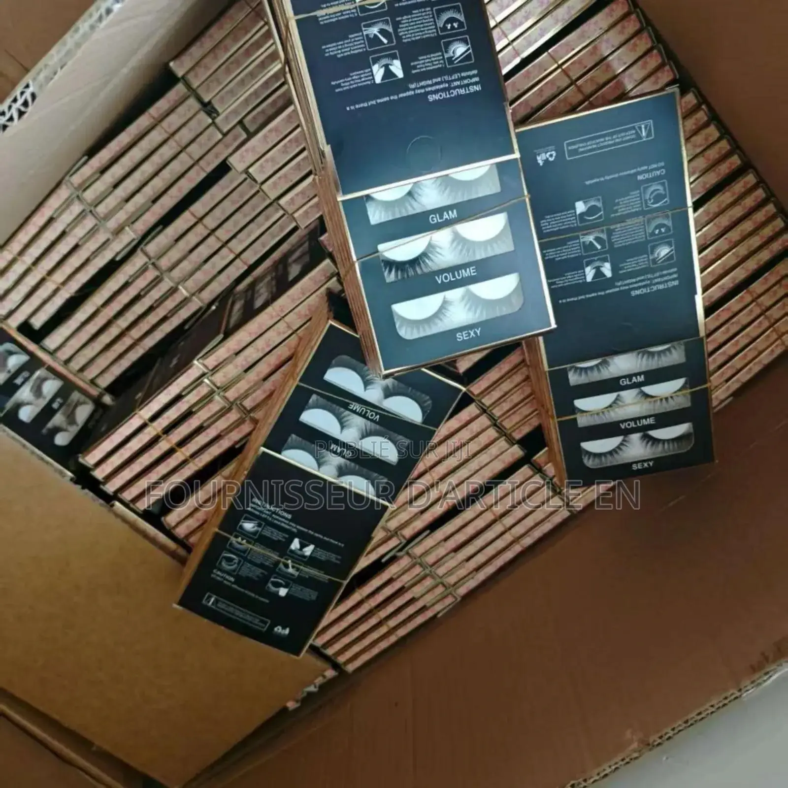 Une Boîte De Faux Cils , Prix en Gros À Partir De 50 Articles