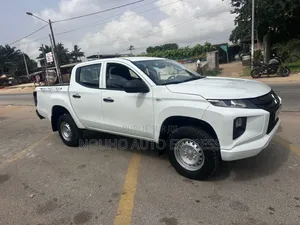 Mitsubishi L200 2024 Blanc