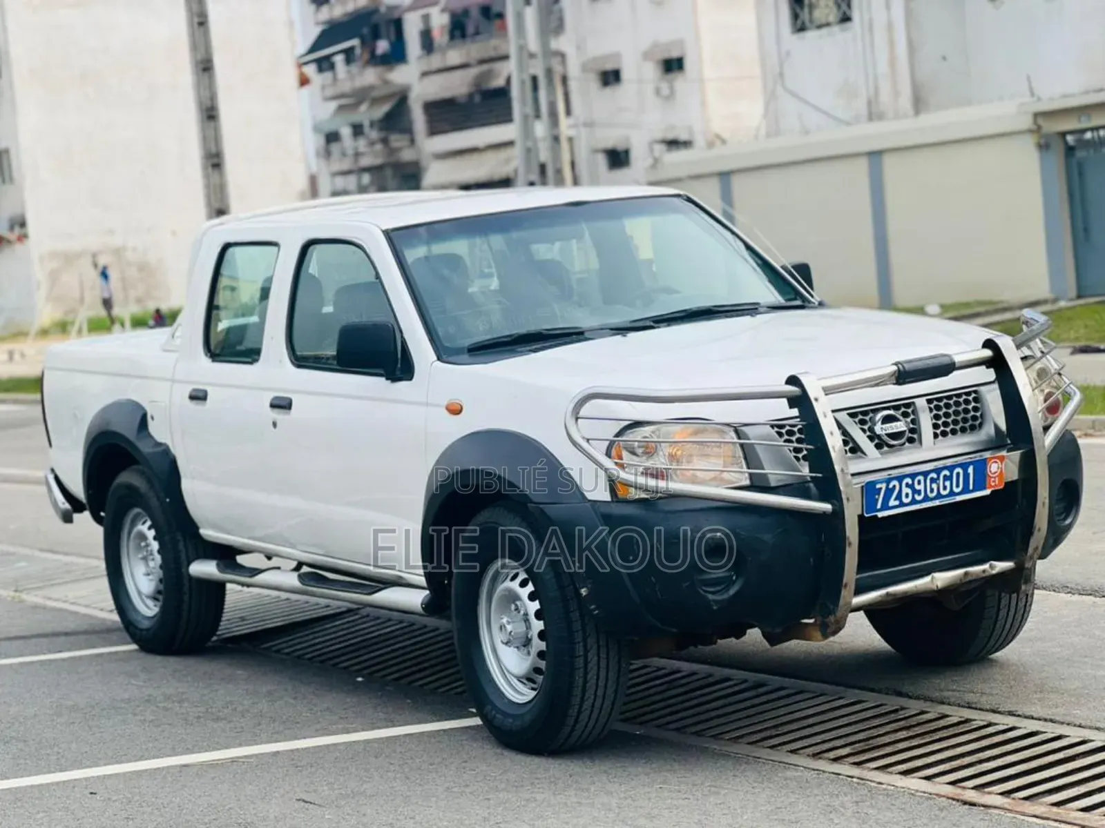 Nissan Hardbody 2015 Blanc