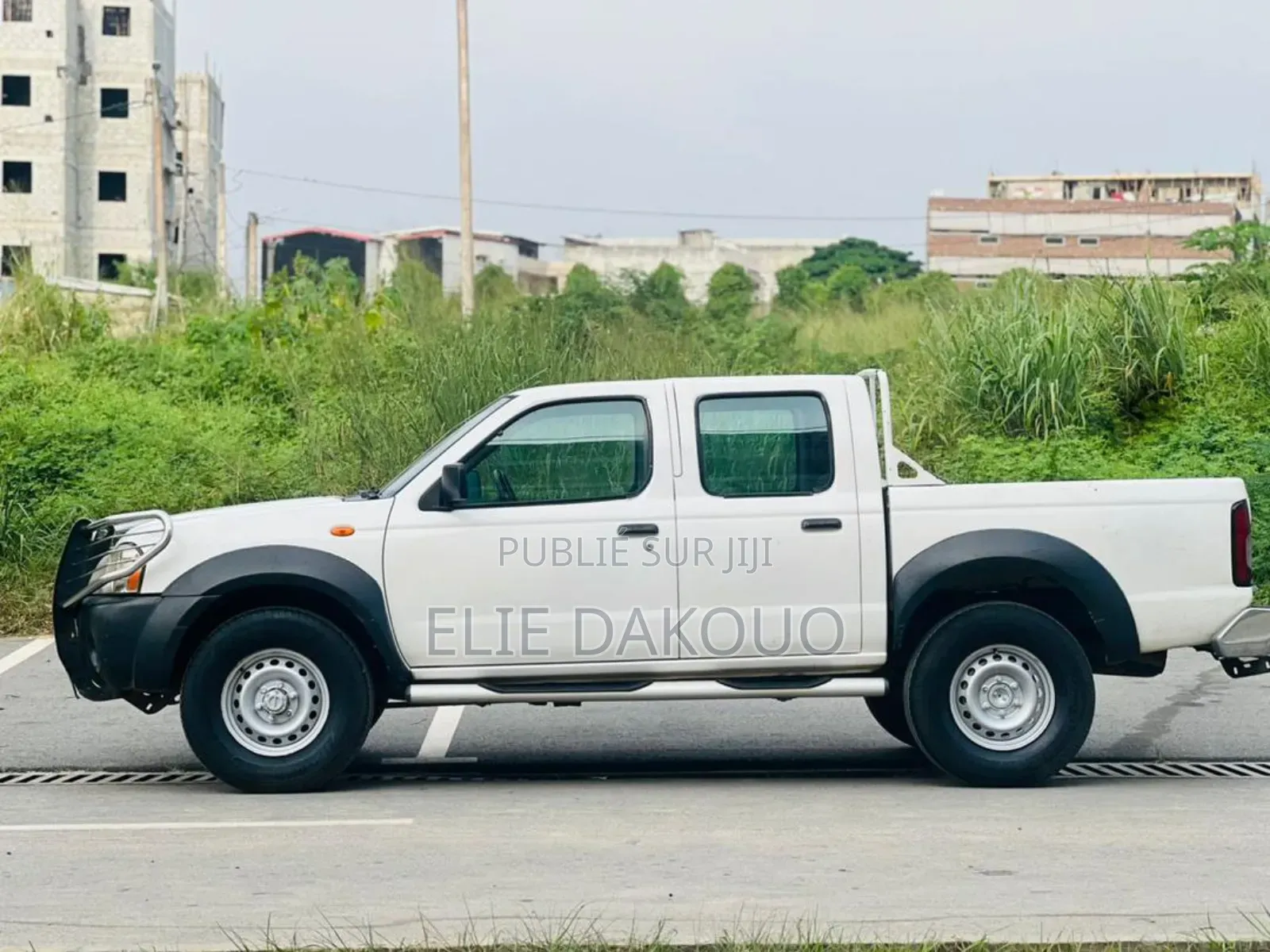 Nissan Hardbody 2015 Blanc