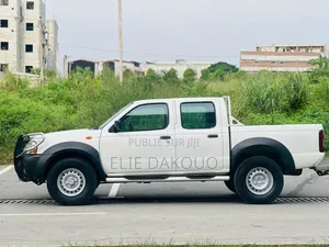 Nissan Hardbody 2015 Blanc