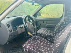 Nissan Hardbody 2015 Blanc