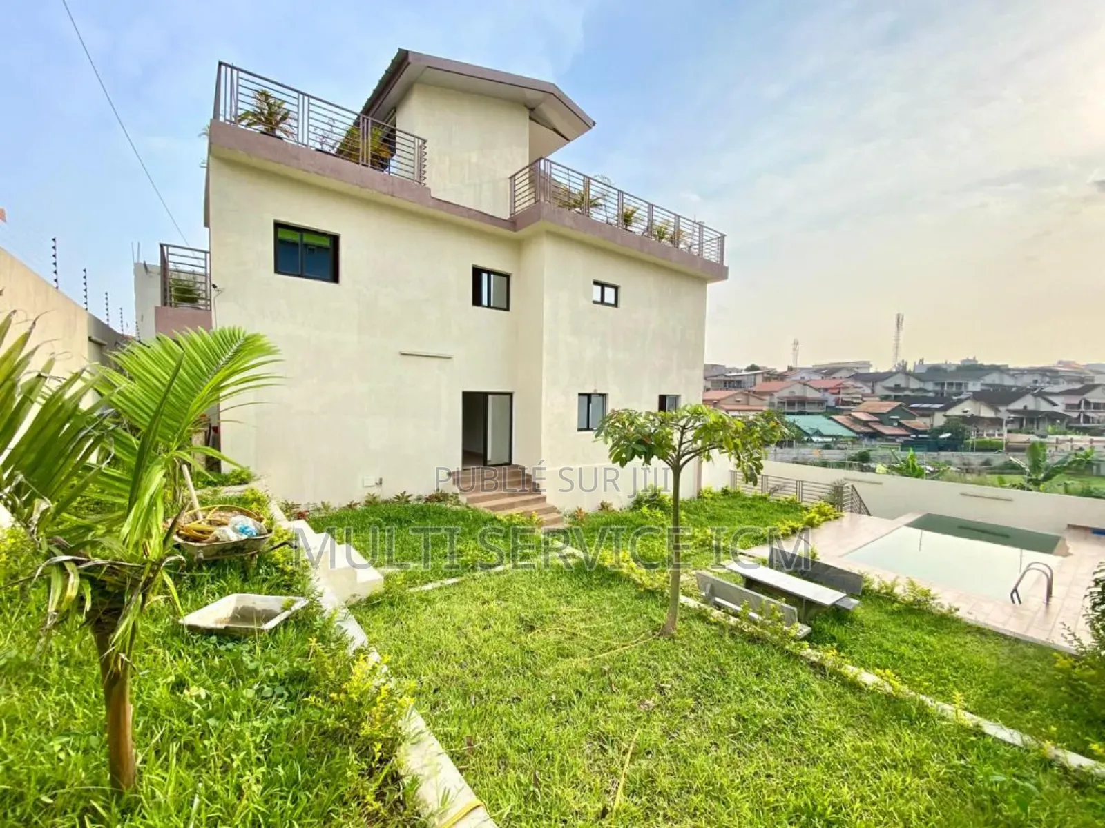 Furnished 8chbre Duplex dans Ismaël Coulibaly, Cocody à Vendre