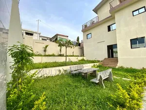 Furnished 8chbre Duplex dans Ismaël Coulibaly, Cocody à Vendre
