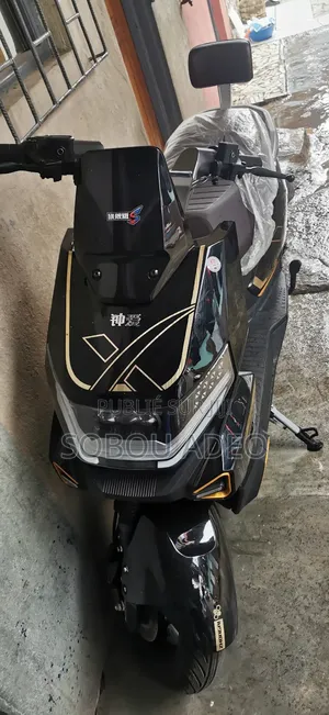 New Autre 2025 Black