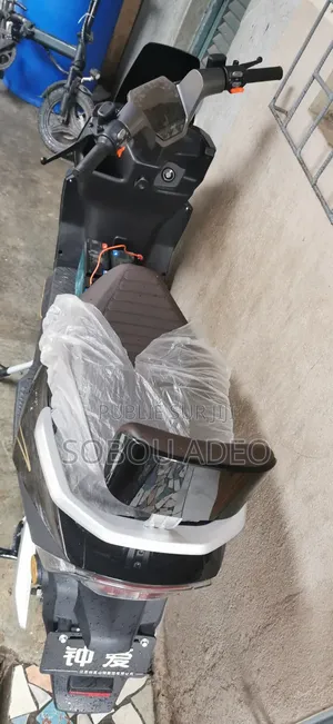 New Autre 2025 Black