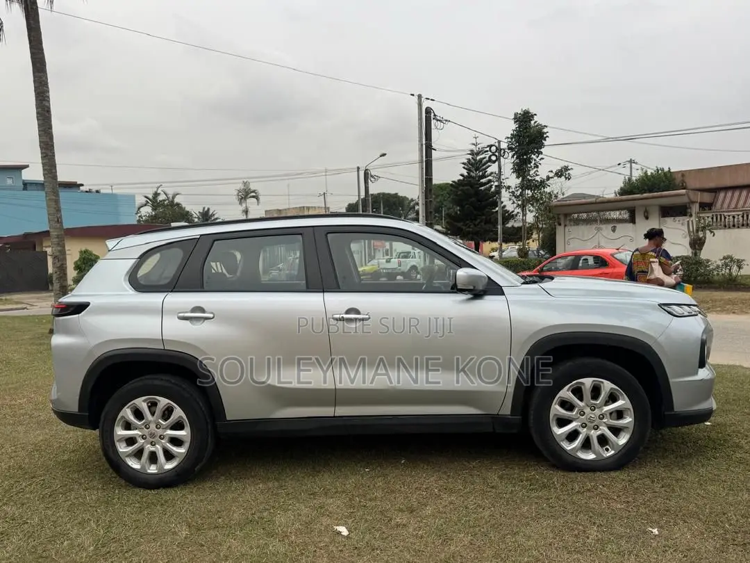 Suzuki Grand Vitara 2025 Gris