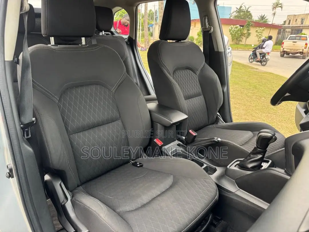 Suzuki Grand Vitara 2025 Gris