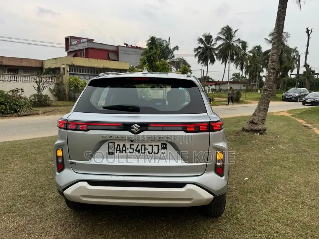 Suzuki Grand Vitara 2025 Gris