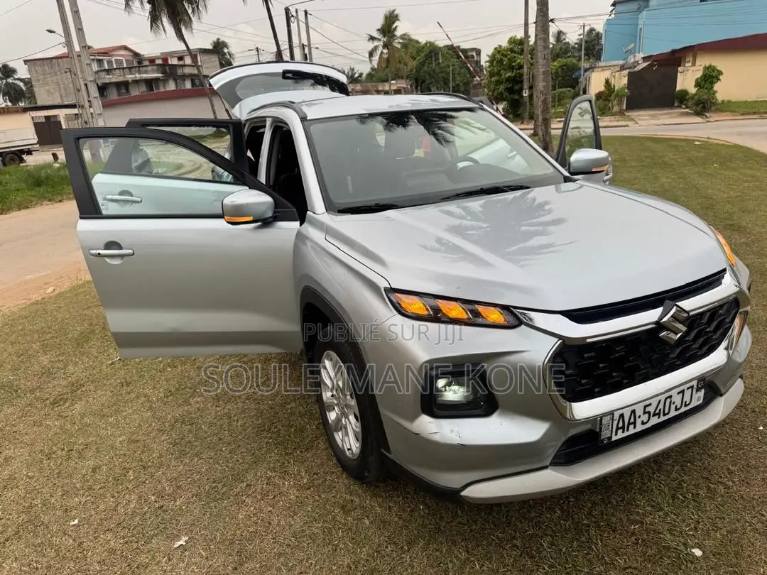 Suzuki Grand Vitara 2025 Gris