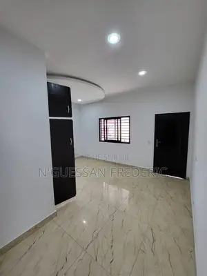 Magasin 56m2 À Céder Au Centre Commercial Abidjan Mall Cocody Rivera